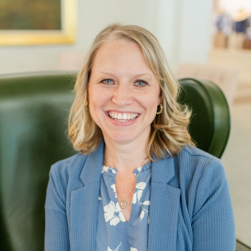 Hillary Sunderland headshot